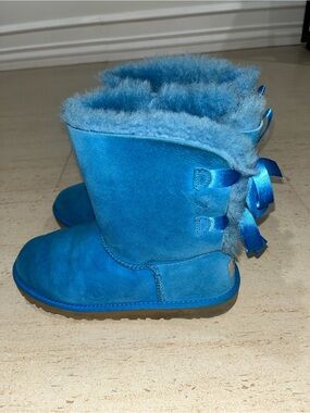 UGG Kids Turquoise Shearling Boots with Back Satin Bows Size 5